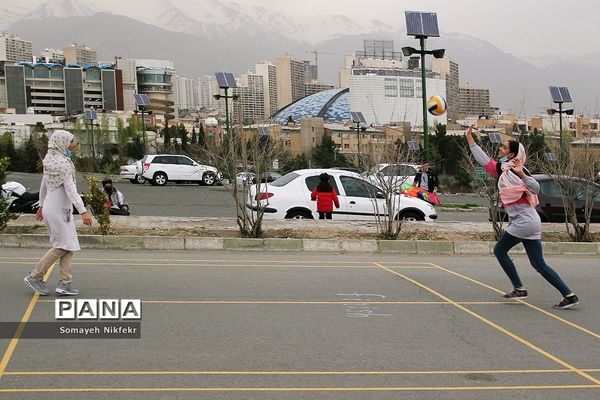 پارک پردیسان تهران میزبان پرواز بادبادک‌ها بر فراز آسمان