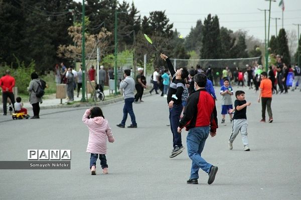 پارک پردیسان تهران میزبان پرواز بادبادک‌ها بر فراز آسمان