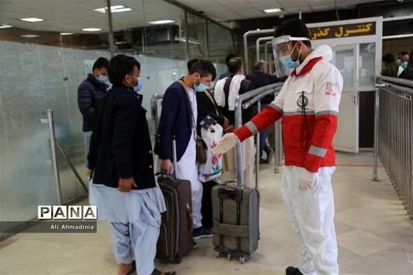 کنترل مسافران در مرز دوغارون