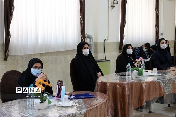 نشست سالانه قطبی مسئولان سازمان دانش آموزی استان فارس در شهرستان آباده