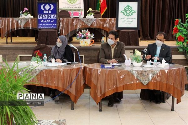 نشست سالانه قطبی مسئولان سازمان دانش آموزی استان فارس در شهرستان آباده