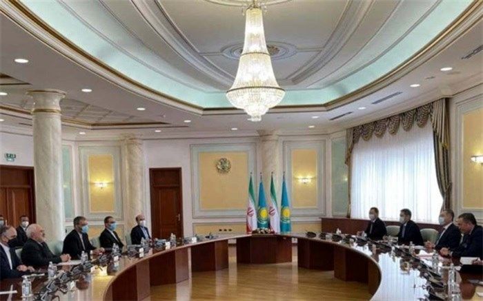 آغاز گفت‌وگوی ظریف با وزیر خارجه قزاقستان