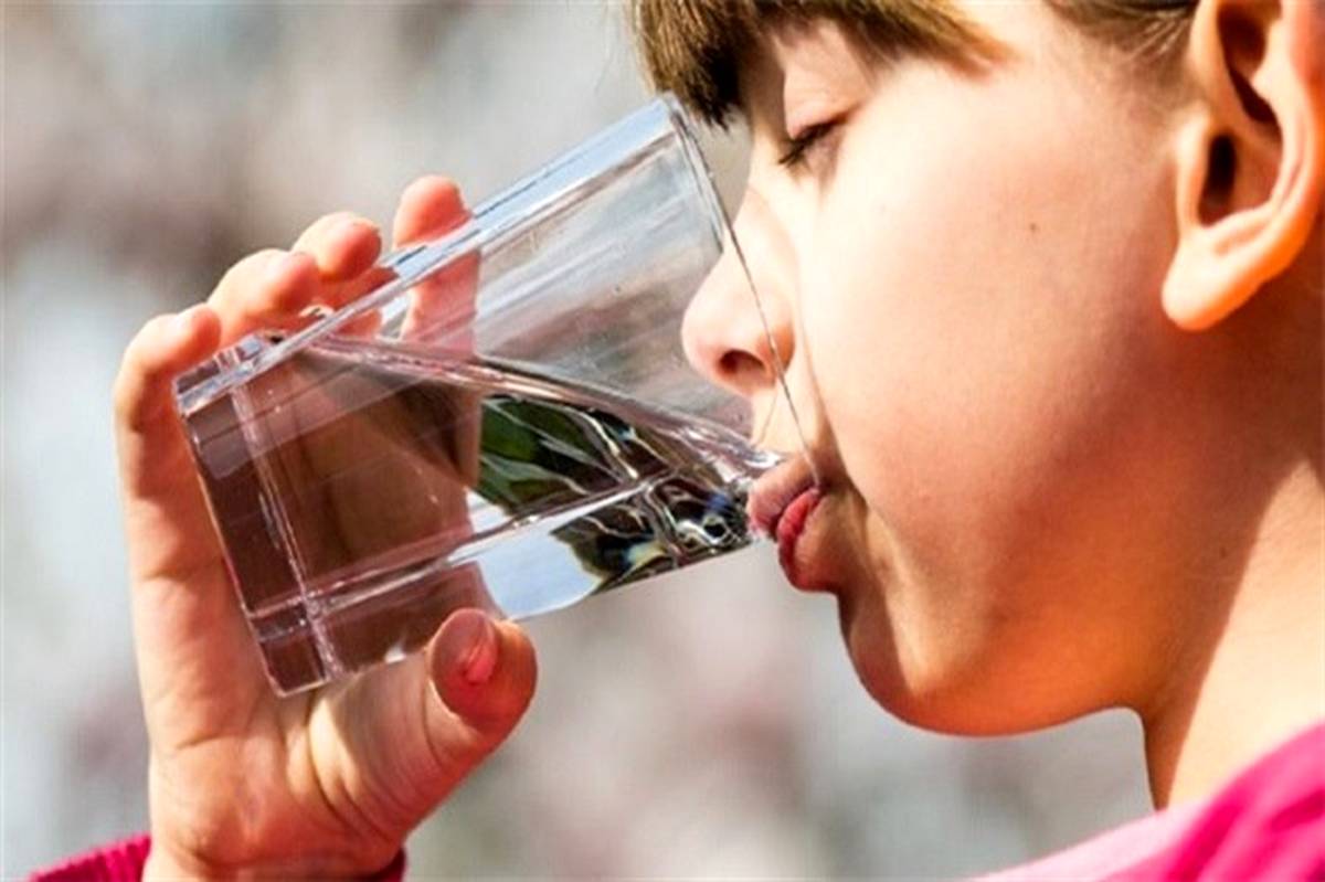 نوشیدن آب ولرم چه تأثیری بر سلامتی انسان دارد؟+اینفوگرافیک