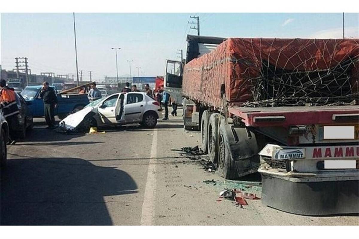 5 مصدوم نتیجه تصادف کامیون با خودروی سواری