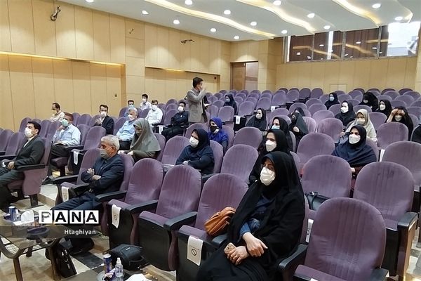 گردهمایی مربیان تشکیلات دانش آموزی پیشتازان سازمان دانش آموزی شاهین شهر