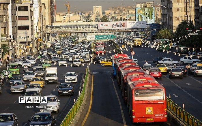 ترافیک سنگین در معابر شهر تهران