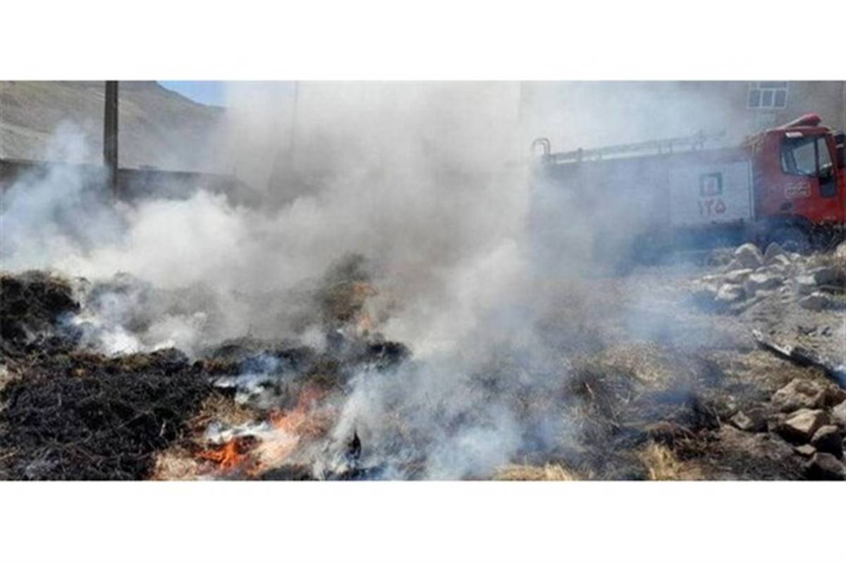 دود غلیظ غرب تهران به علت آتش‌سوزی گسترده انبار کالا است