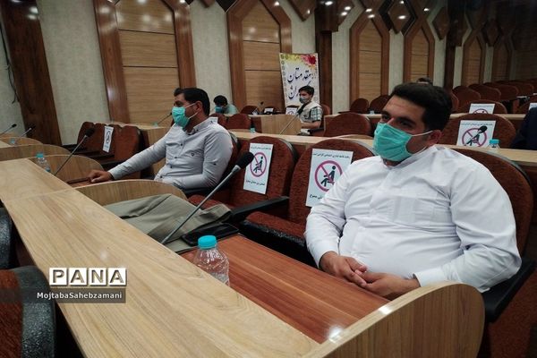 تقدیر از بانک‌های عامل و کارآفرین برتر کمیته امداد حضرت خمینی شهرستان کاشمر