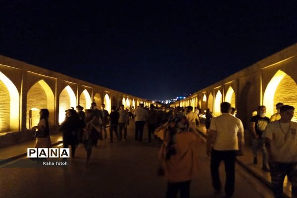 چشم اصفهان به زاینده رود روشن شد