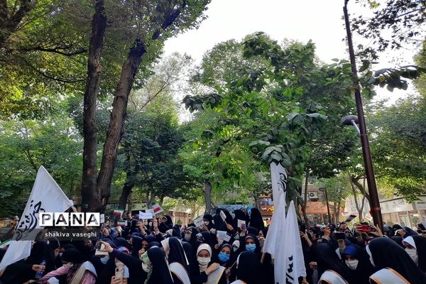 جشن بزرگ دختران انقلاب در اصفهان