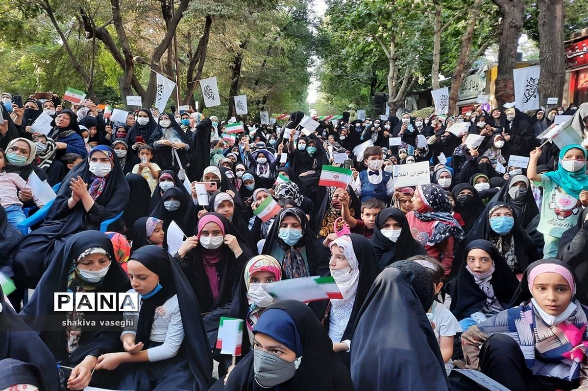 جشن بزرگ دختران انقلاب در اصفهان