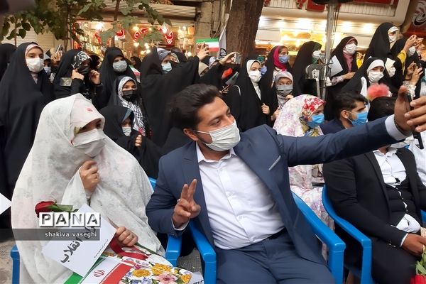 جشن بزرگ دختران انقلاب در اصفهان