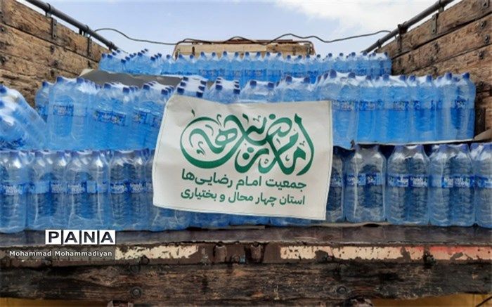 ارسال محموله آب معدنی و تانکر آب از شهرکرد به سیستان و بلوچستان