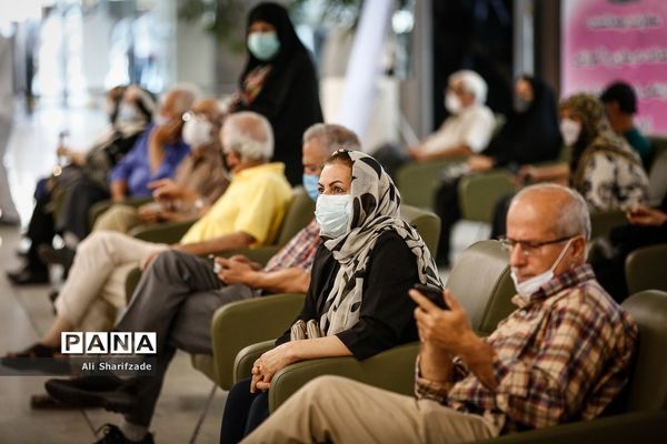 واکسیناسیون کرونا در ایران مال
