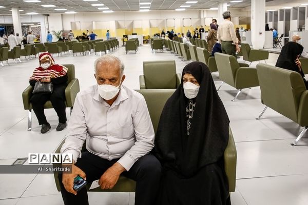 واکسیناسیون کرونا در ایران مال