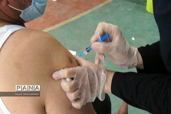 واکسیناسیون افرادبالای ۵۰ سال در اهواز
