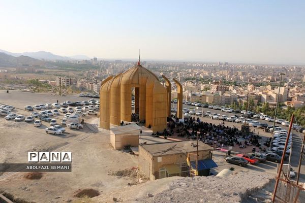 مراسم  دعای عرفه در یادمان شهدای گمنام کوه خضر نبی(ع)