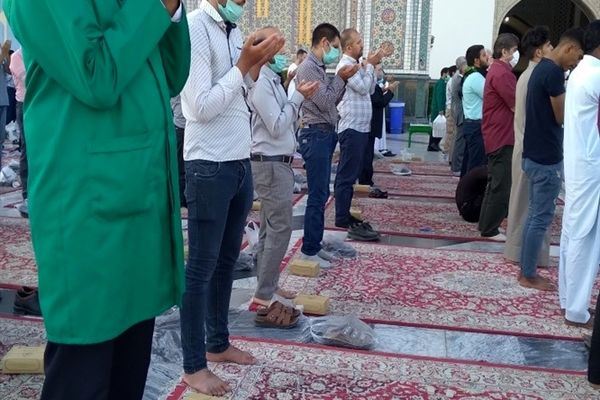 نماز عید قربان در حرم مطهر رضوی