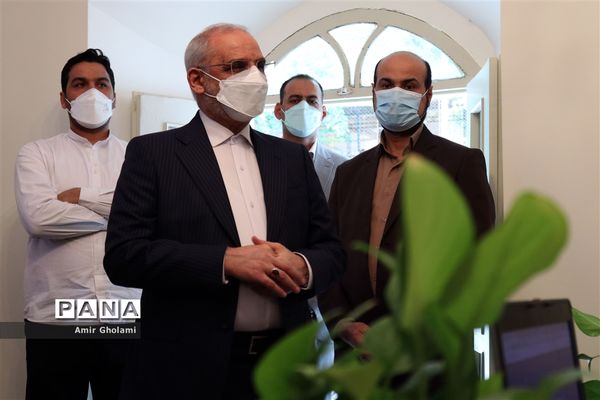 بازدید وزیر آموزش و پرورش از روند اجرای جشنواره فرهنگی هنری فردا