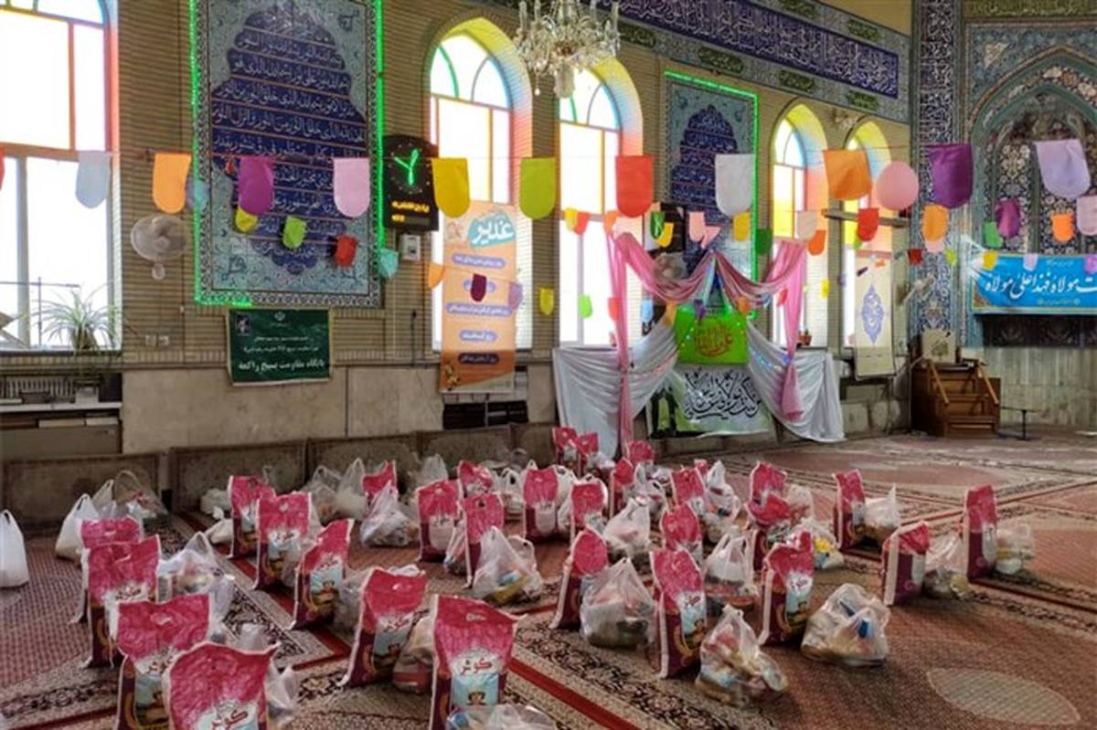 توزیع ارزاق به مددجویان سید الکریم در مسجد امام حسن مجتبی(ع) منطقه ۱۴