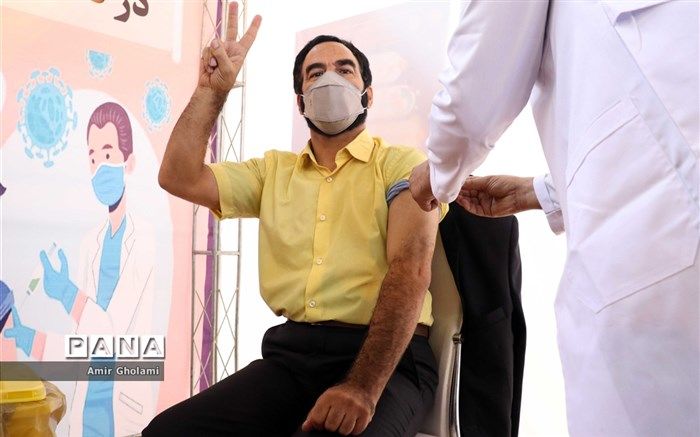 آغاز واکسیناسیون فرهنگیان شهر تهران؛ روزانه 200 نفر واکسینه می‌شوند
