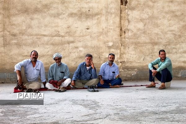 آیین اهدا ۲۰۰۰ عدد مخزن آب و اقلام بهداشتی ویژه مناطق محروم تنش آبی در خوزستان