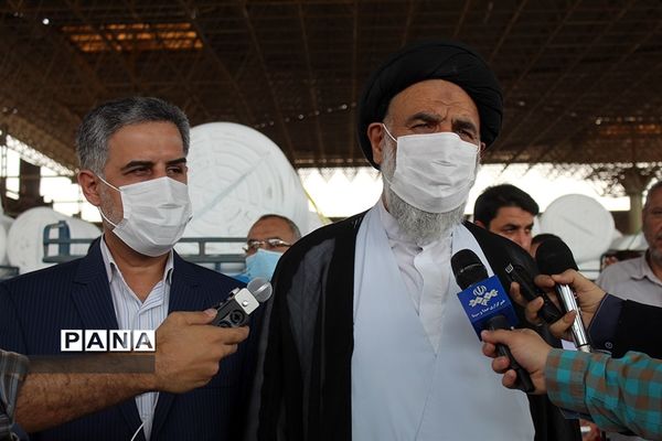 آیین اهدا ۲۰۰۰ عدد مخزن آب و اقلام بهداشتی ویژه مناطق محروم تنش آبی در خوزستان