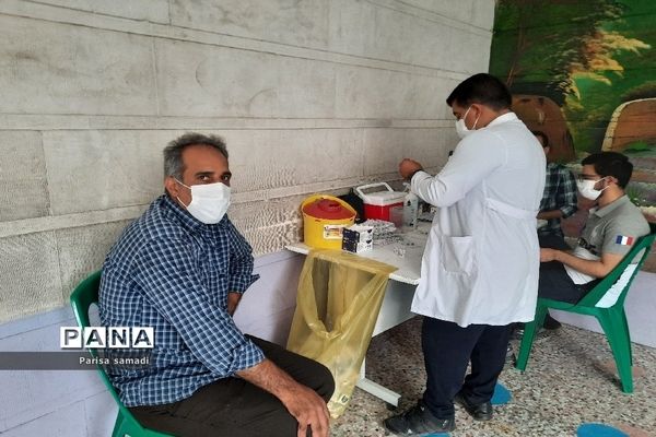مرحله اول واکسیناسیون فرهنگیان منطقه ۱۳ در دبستان علویه