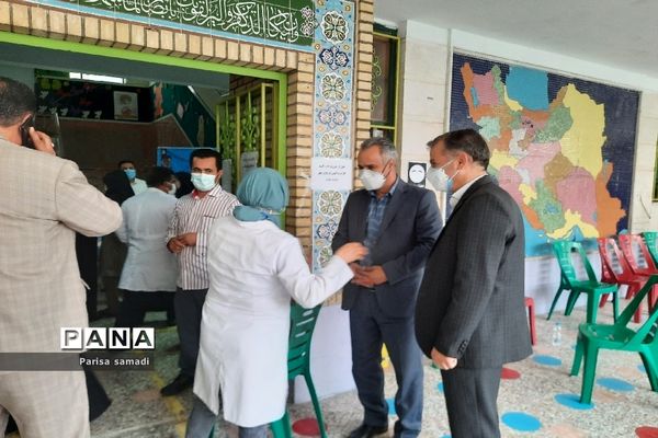 مرحله اول واکسیناسیون فرهنگیان منطقه ۱۳ در دبستان علویه