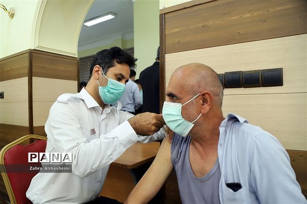 واکسیناسیون کارکنان ستادی اداره‌کل آموزش و پرورش شهر تهران