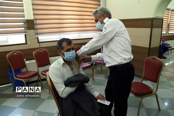واکسیناسیون کارکنان ستادی اداره‌کل آموزش و پرورش شهر تهران