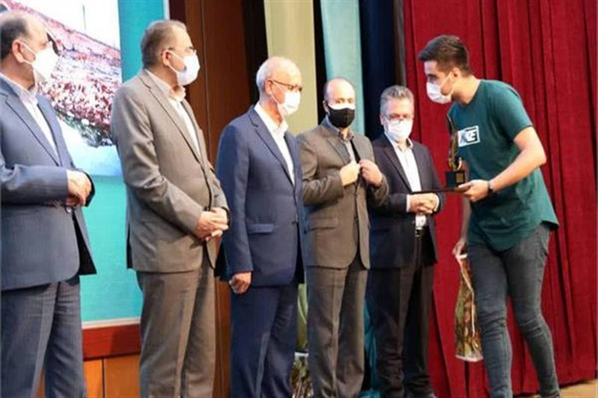 برگزیدگان جشنواره مطبوعات و خبرگزاری‌های استان تجلیل شدند