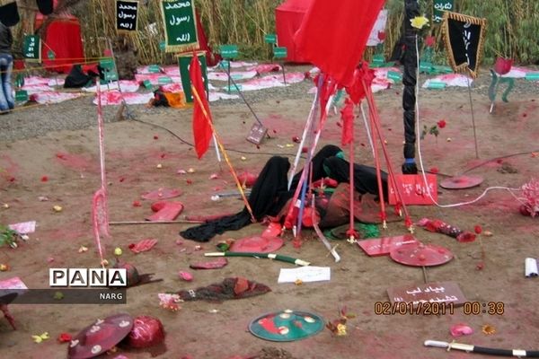 آماده سازی نمایشگاه «غنچه های خونین» در روستای باقرآباد قم