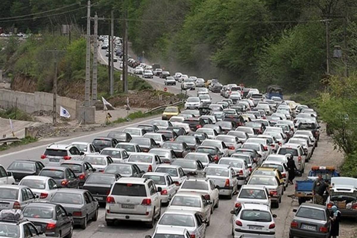 ترافیک سنگین در جاده چالوس قبل از شروع محدودیت‌های تردد/ فیلم