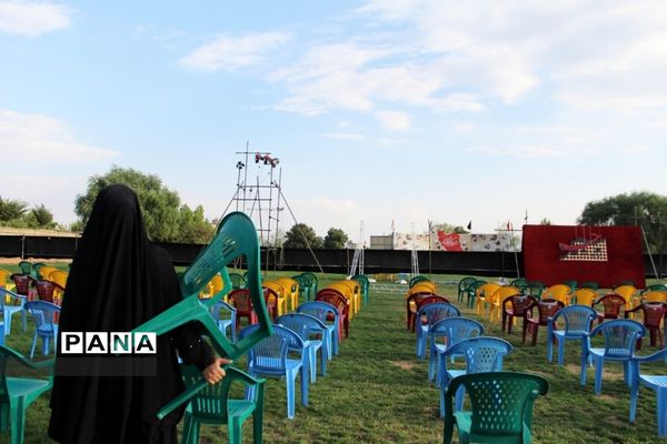 میدان داری دختران پرشور عاشورایی