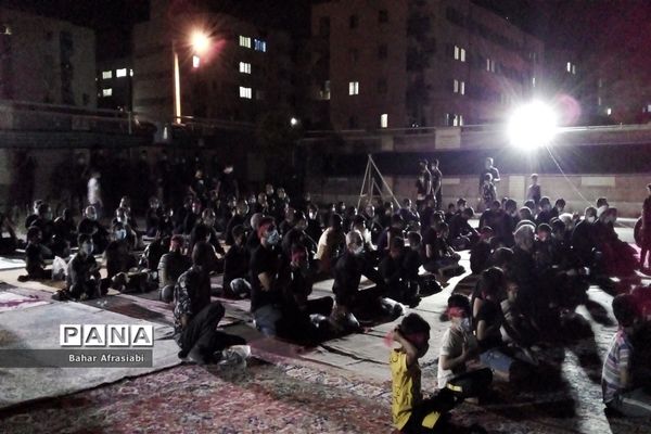برگزاری  مراسم شب تاسوعای حسینی در شهرک آبشناسان شهرستان رباط کریم