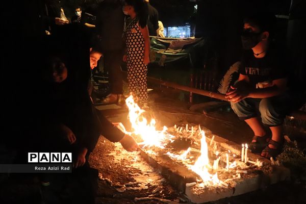 آیین شمع گذاری شب عاشورا در مساجد تبریز
