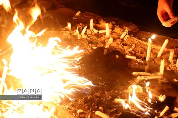آیین شمع گذاری شب عاشورا در مساجد تبریز