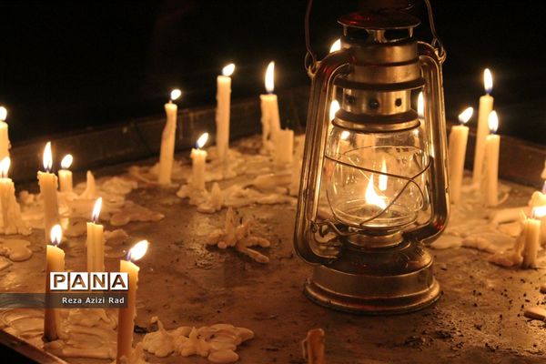 آیین شمع گذاری شب عاشورا در مساجد تبریز