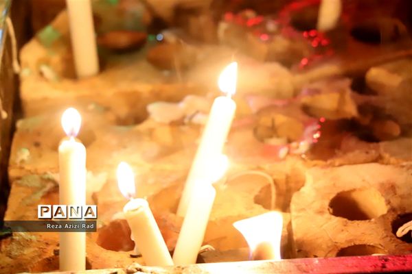 آیین شمع گذاری شب عاشورا در مساجد تبریز
