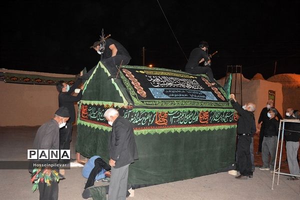 آماده‌سازی نخل عزاداری در شهرستان خوسف