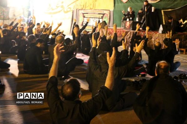 عزاداری شب عاشورا در یادمان شهدای کوه خضر نبی قم