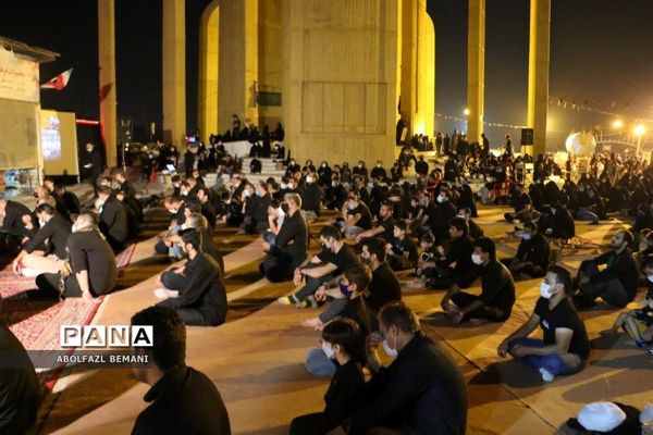 عزاداری شب عاشورا در یادمان شهدای کوه خضر نبی قم