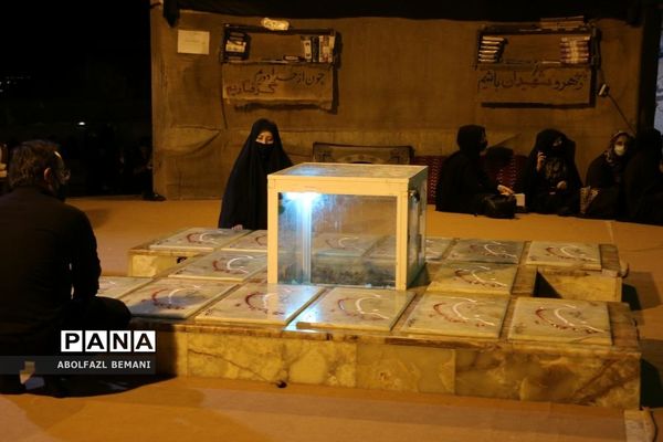 عزاداری شب عاشورا در یادمان شهدای کوه خضر نبی قم