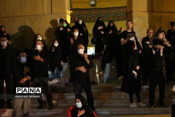 عزاداری شب عاشورا در یادمان شهدای کوه خضر نبی قم