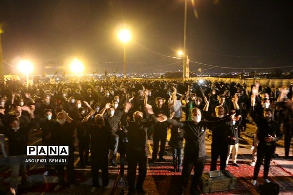 عزاداری شب عاشورا در یادمان شهدای کوه خضر نبی قم