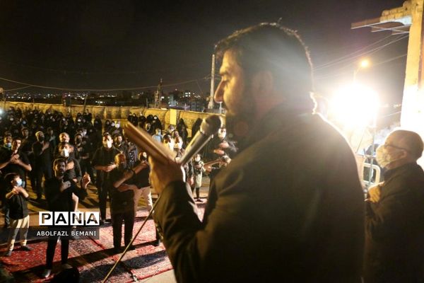 عزاداری شب عاشورا در یادمان شهدای کوه خضر نبی قم
