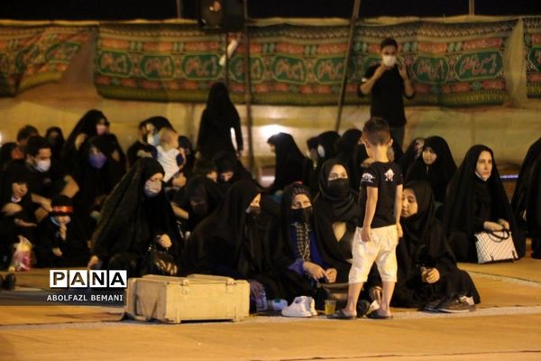 عزاداری شب عاشورا در یادمان شهدای کوه خضر نبی قم