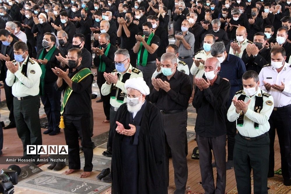 برپایی نماز ظهر عاشورا در یزد