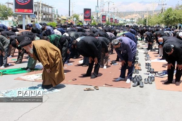عزاداری سرور سالار شهیدان و برپایی نماز ظهر عاشورا در شهر یاسوج
